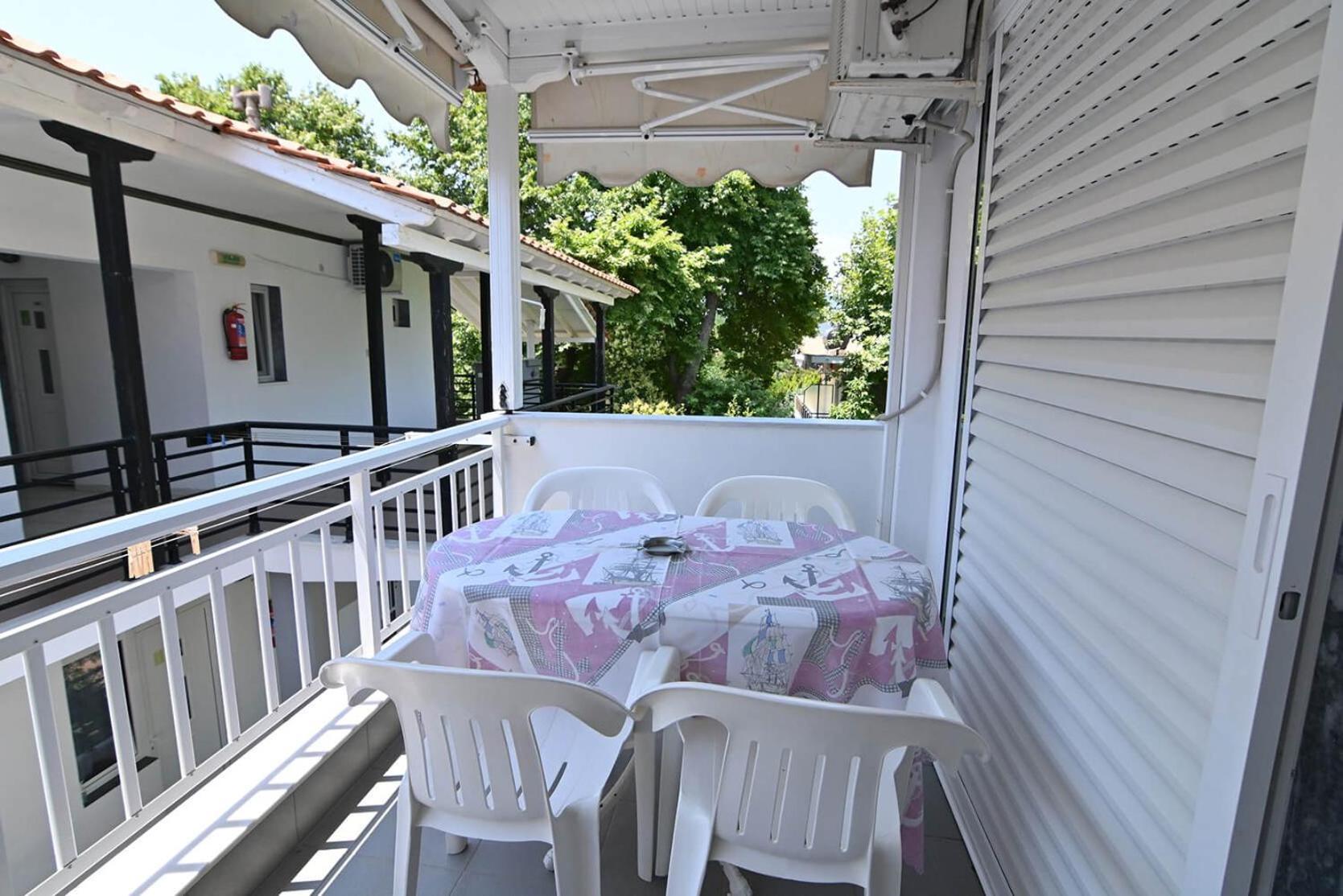 Armiriki Rooms Vrasna Exterior photo