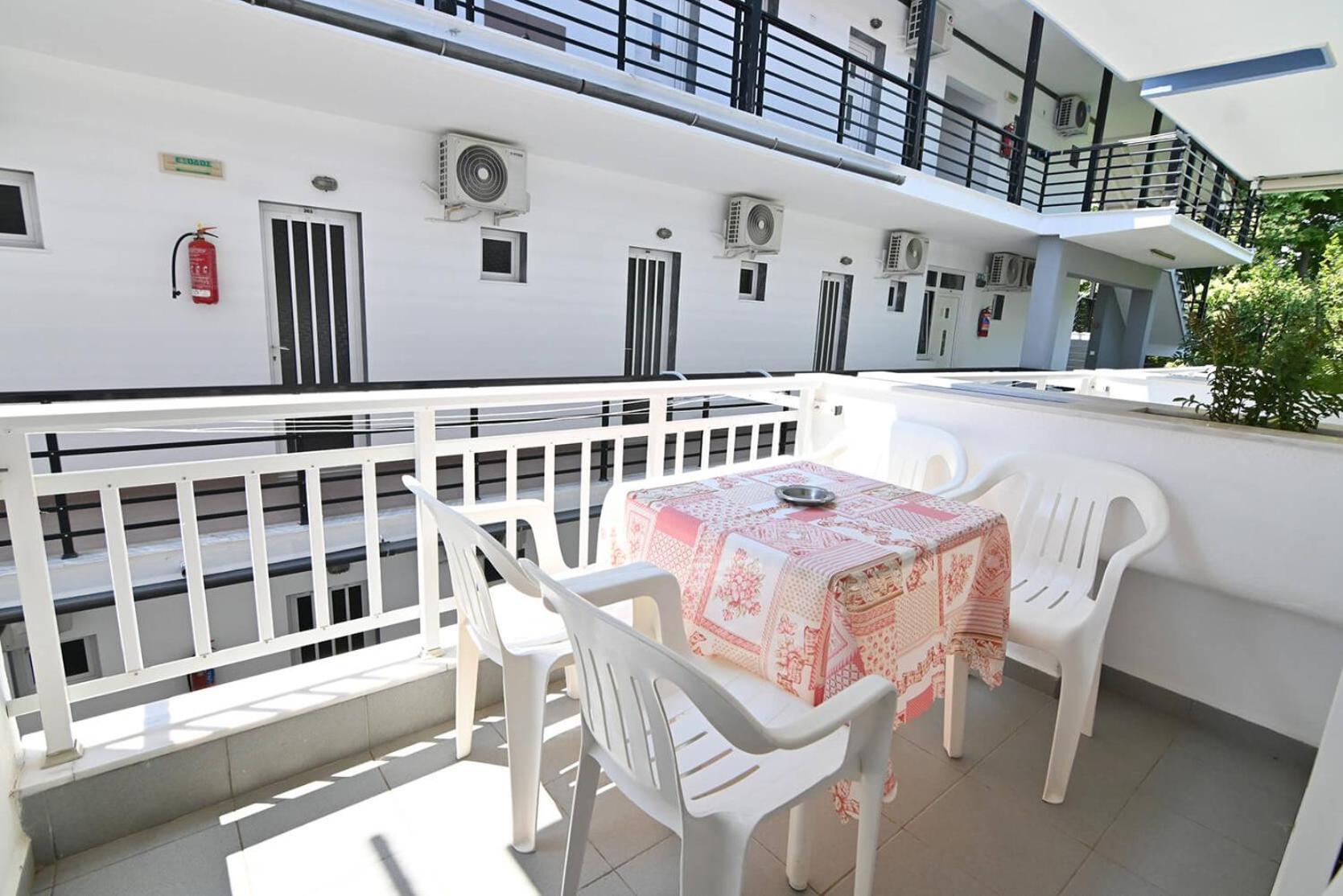 Armiriki Rooms Vrasna Exterior photo
