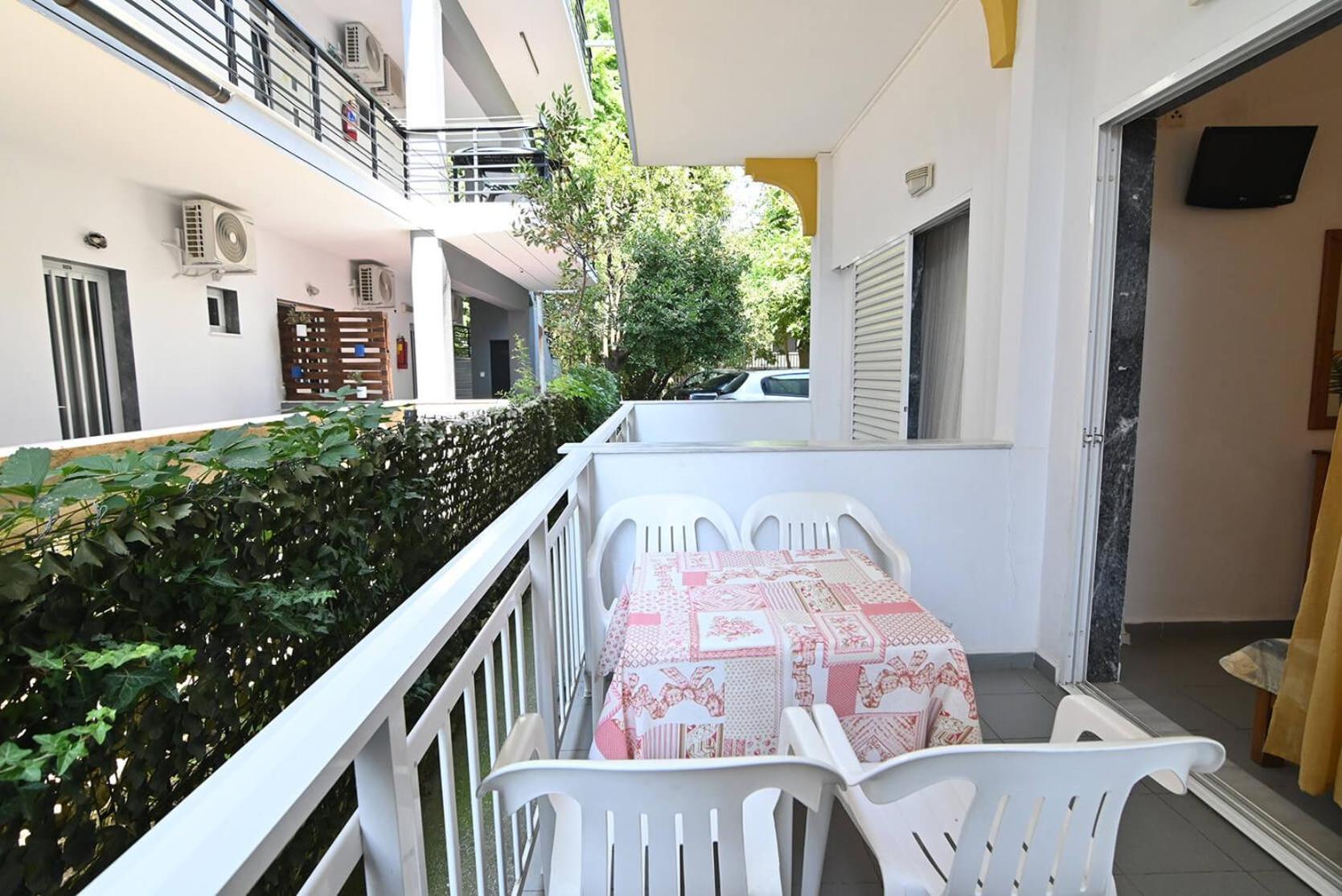 Armiriki Rooms Vrasna Exterior photo