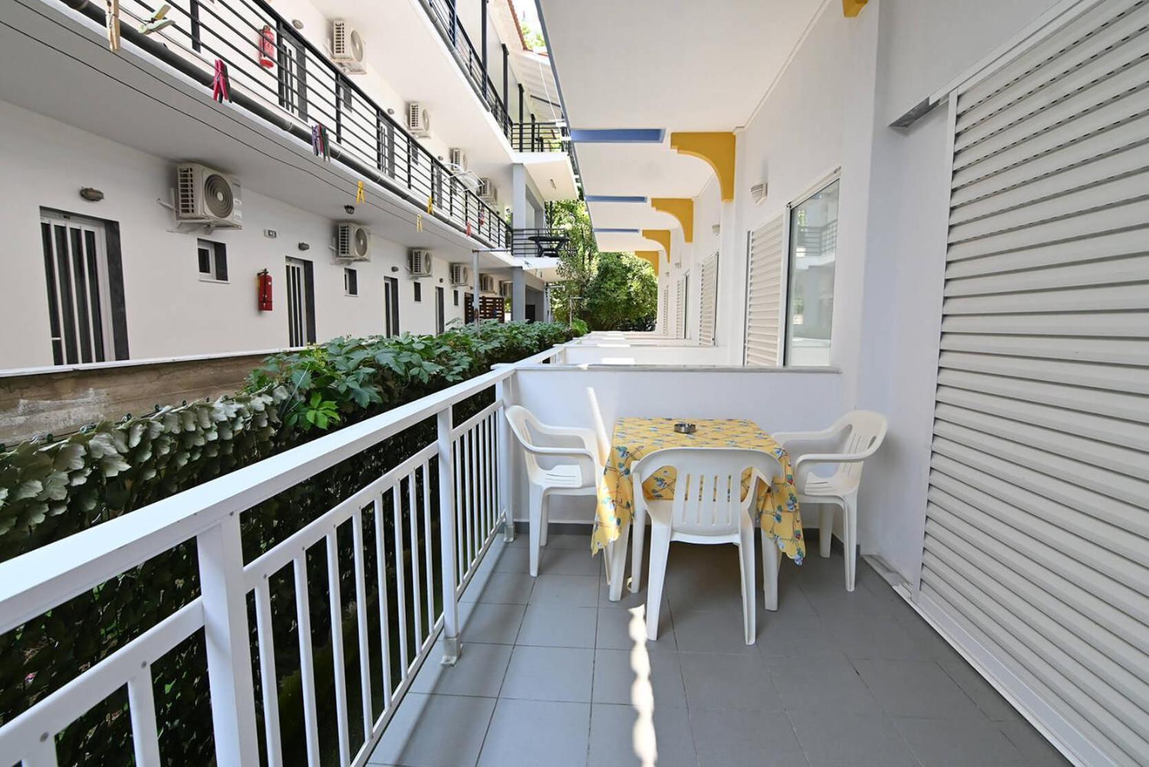 Armiriki Rooms Vrasna Exterior photo